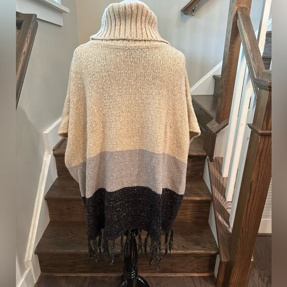 Anthropologie Sunday in Brooklyn Tan & Gray Striped Poncho W/ Fringe, Size M/L - Picture 4 of 9